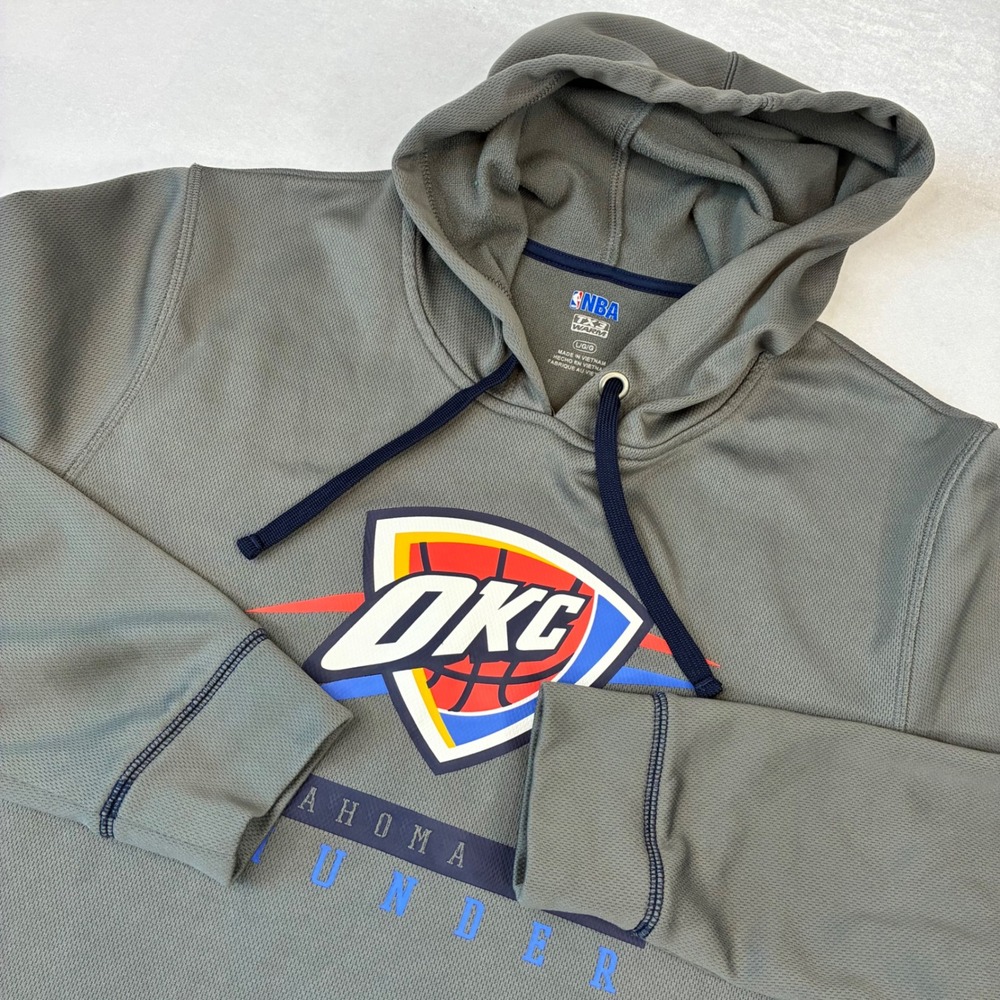 NBA Oklahoma City Thunder Hoodie Mens Large Gray TX3 Warm Pullover OKC Logo